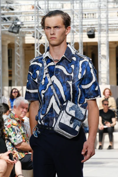 Look 99